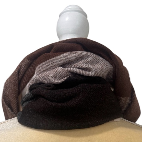 NEW Pashmina Neutral Colored Checkered Fringe 100% Cashmere Scarf Size 27x64 - Picture 6 of 10